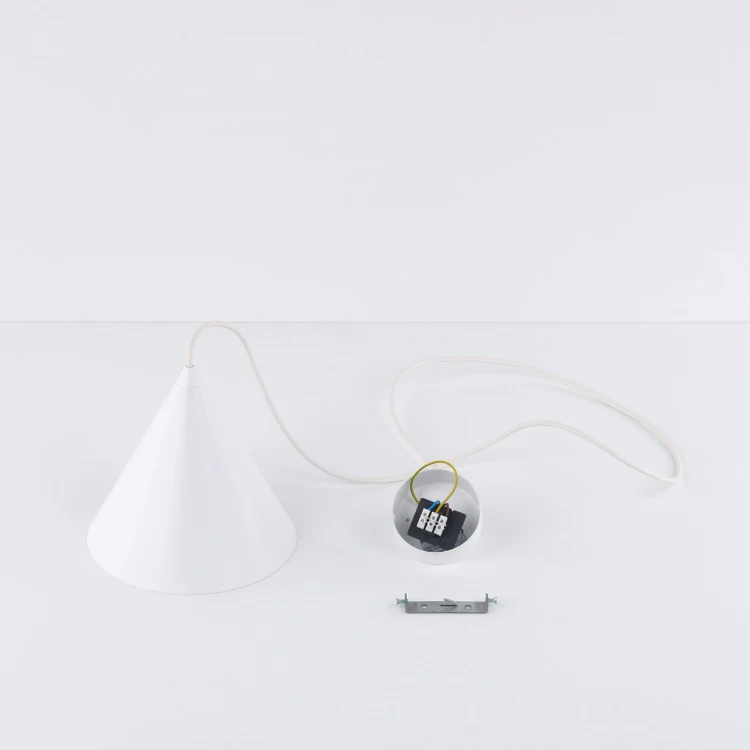 10007_CONO_WHITE_X.jpg