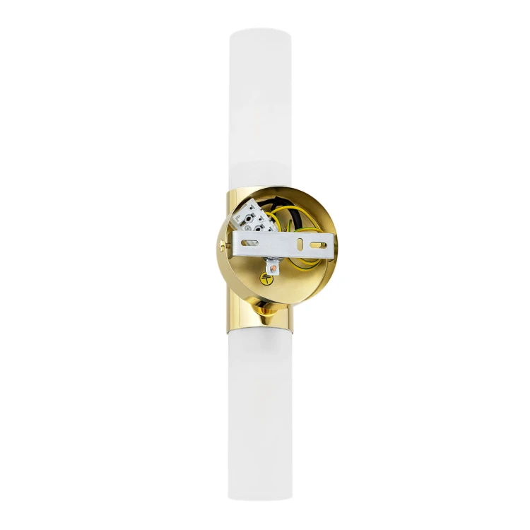 TAYLOR_7205_03_white_net.jpg