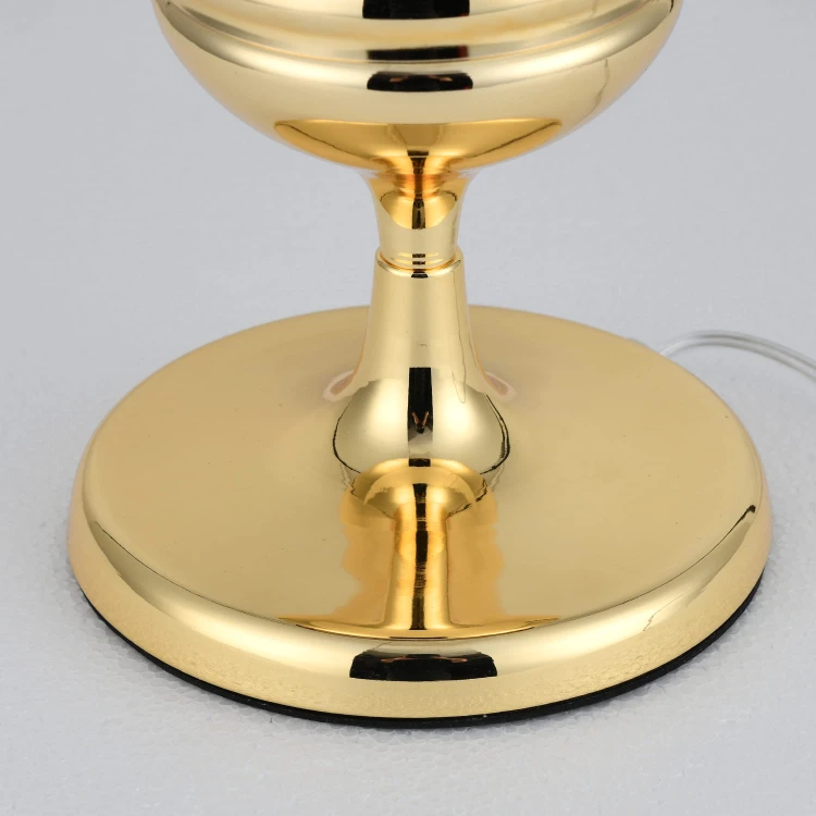 pol_po_Lampa-stolowa-QUEEN-zlota-18-cm-311_3.jpg