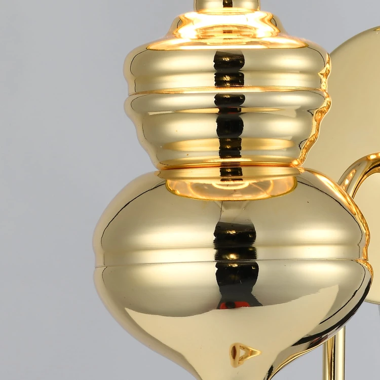 pol_po_Lampa-scienna-QUEEN-zlota-25-cm-542_4.jpg