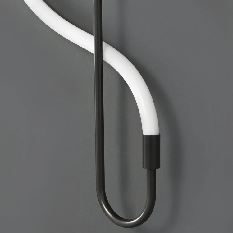 pol_po_Lampa-scienna-ESSA-czarna-90-cm-896_5.jpg