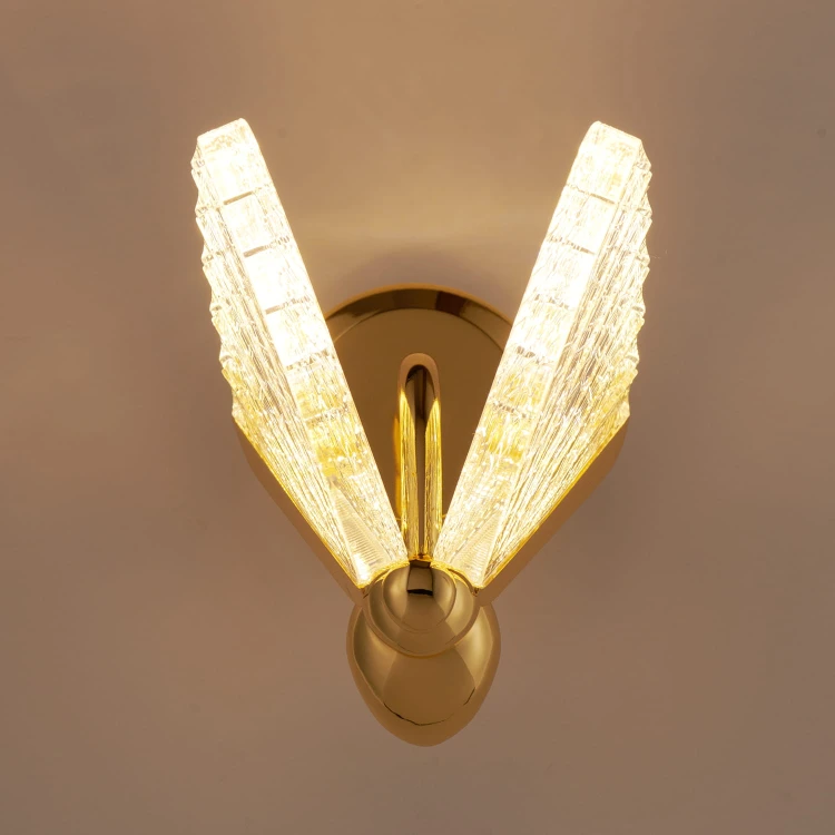 pol_po_Lampa-scienna-BEE-LED-zlota-18-cm-918_7.jpg