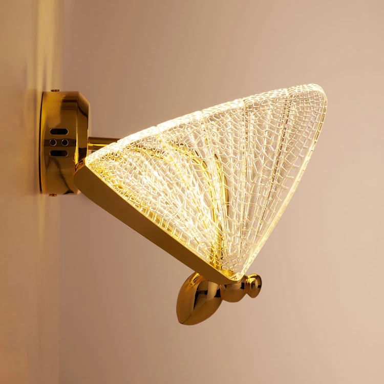 pol_po_Lampa-scienna-BEE-LED-zlota-22-cm-919_8.jpg