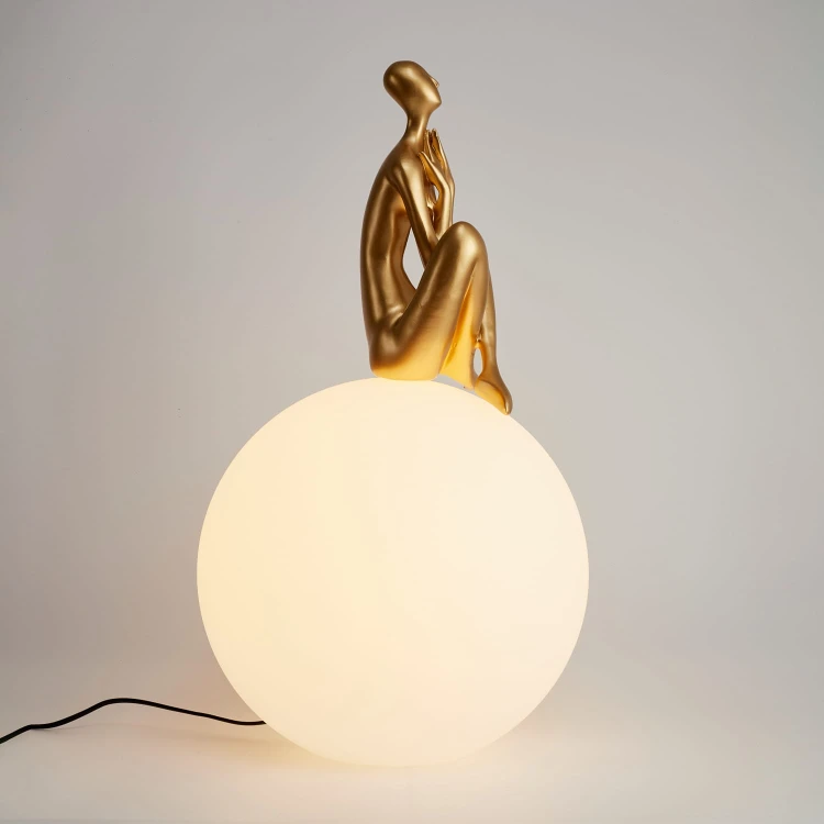 pol_po_Lampa-stolowa-WOMAN-3-zlota-35-cm-967_4.jpg