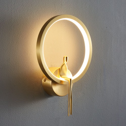 pol_po_Lampa-scienna-AMICI-RING-LED-zlota-27-cm-1096_2.jpg