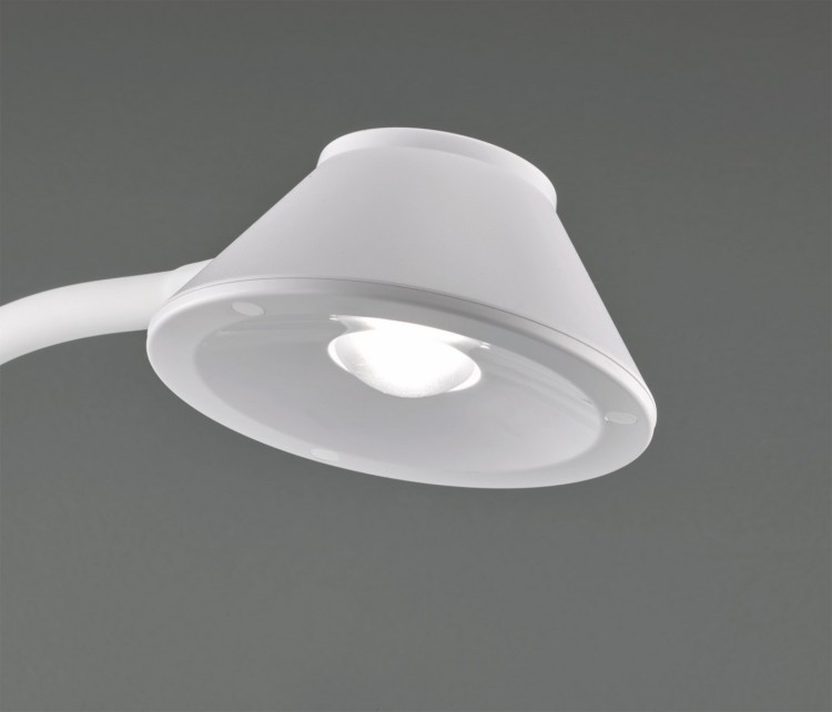 R52191101_2.jpg