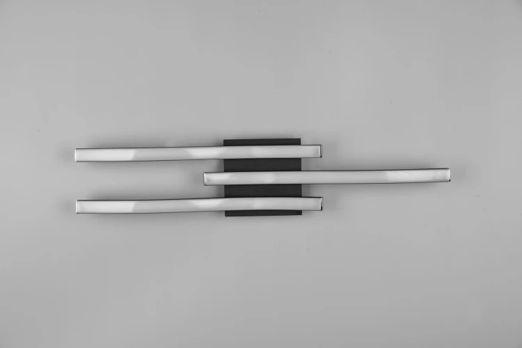 R62473432_3.jpg