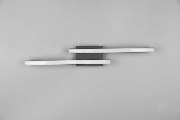 R62472432_3.jpg