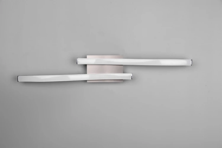 R62472407_3.jpg