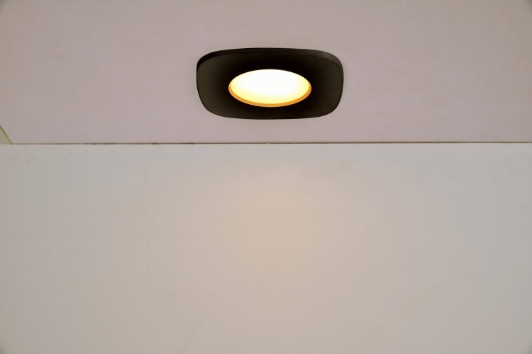 8304301012_08.jpg