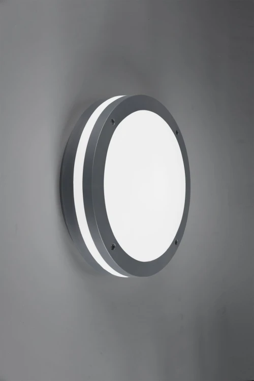 676960142_1.jpg